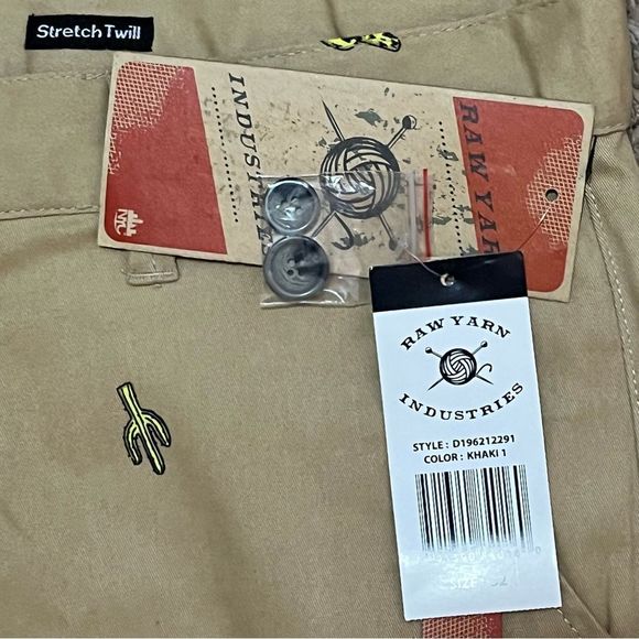 RAW YARN INDUSTRIES KHAKI SHORTS WITH CACTUS PRINT | NEW WITH TAGS | SZ 32 - Picture 4 of 4